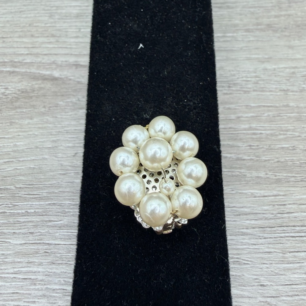 Elegant Pearl Cluster Brooch